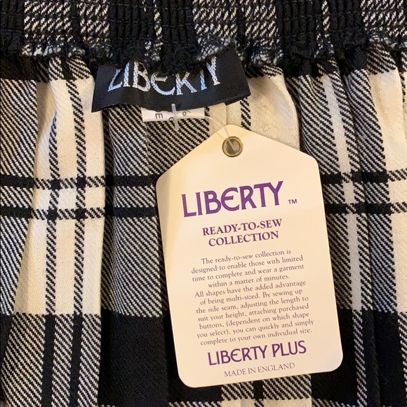 DEADSTOCK! Liberty London wool tartan/plaid fabric - Picture 3 of 4
